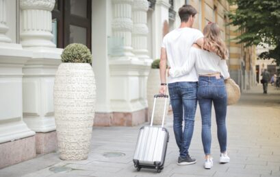 How to Save Money on Activities For Budget Travel for Couples